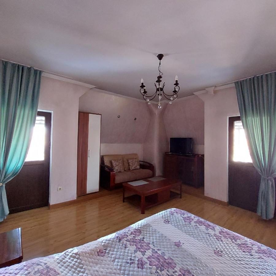 Little Shangri-La Almaty Extérieur photo